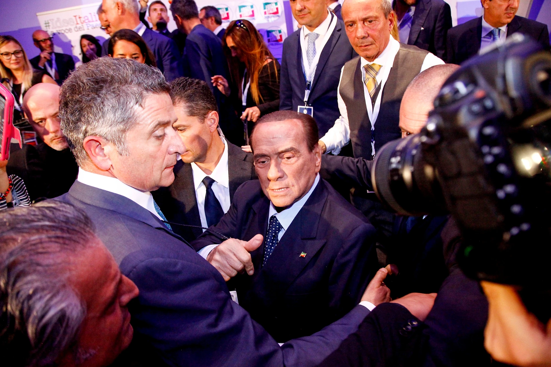 Silvio Berlusconi, il sondaggio Ixè che fotografa la fine di Forza Italia: Cav e Pd, numeri da pronto soccorso