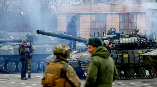 Nato, il piano segreto contro l'asse Cina-Russia: riarmo massiccio del Giappone e nuovi confini