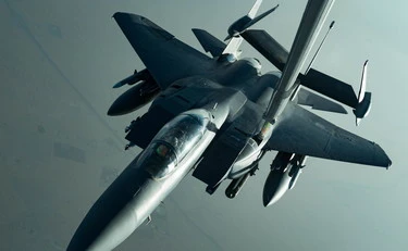 Strike Eagle, 2,5 volte la velocità del suono: il jet Usa che sta decidendo la guerra