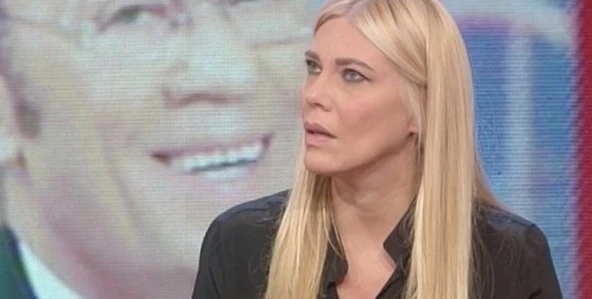 Storie Italiane, l'inviato di Eleonora Daniele minacciato in diretta: interviene la polizia, caos in Rai