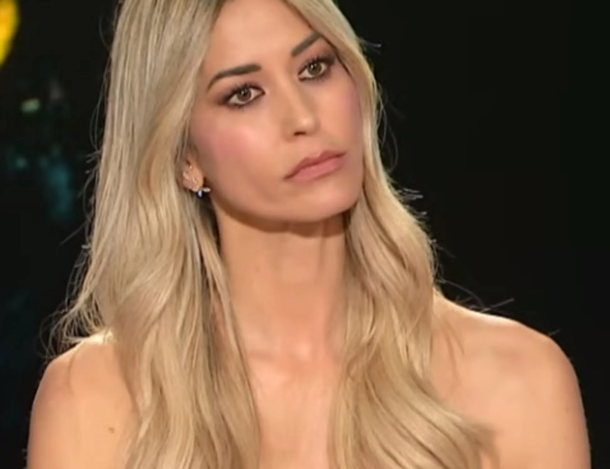 Leggi l'articolo: "Mio figlio? Sono inc***": Elena Santarelli spiana la Ferragni