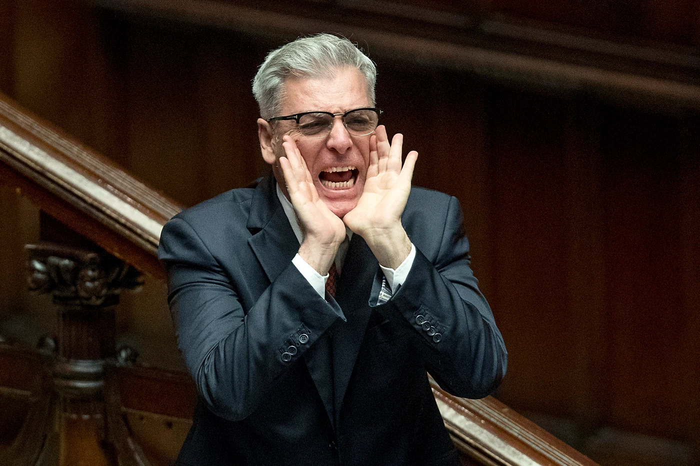 Mes, Federico Mollicone di FdI e l'urlo alla Camera: "Vi siete venduti l'anima", Roberto Fico lo ammonisce