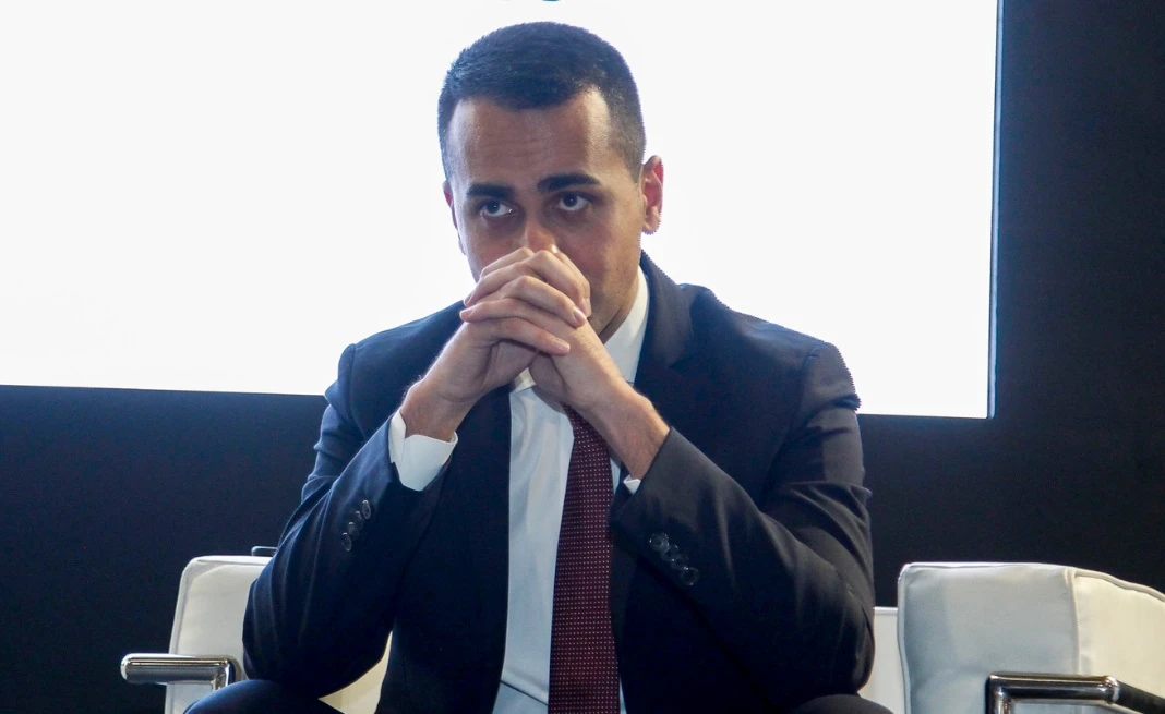 Luigi Di Maio, la fine politica sua e del M5S: reddito di cittadinanza tagliato da 780 a 500 euro
