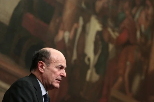 Bersani scrive a Scalfari"No al governissimo"