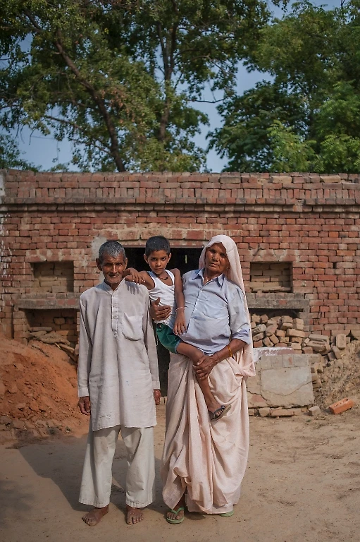 Omkari Panwar, la mamma più anziana del mondo: il parto (di due gemelli) a 70 anni