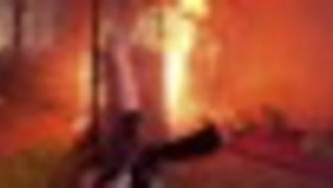 Usa, dentro gli incendi con la bodycam di un vigile del fuoco