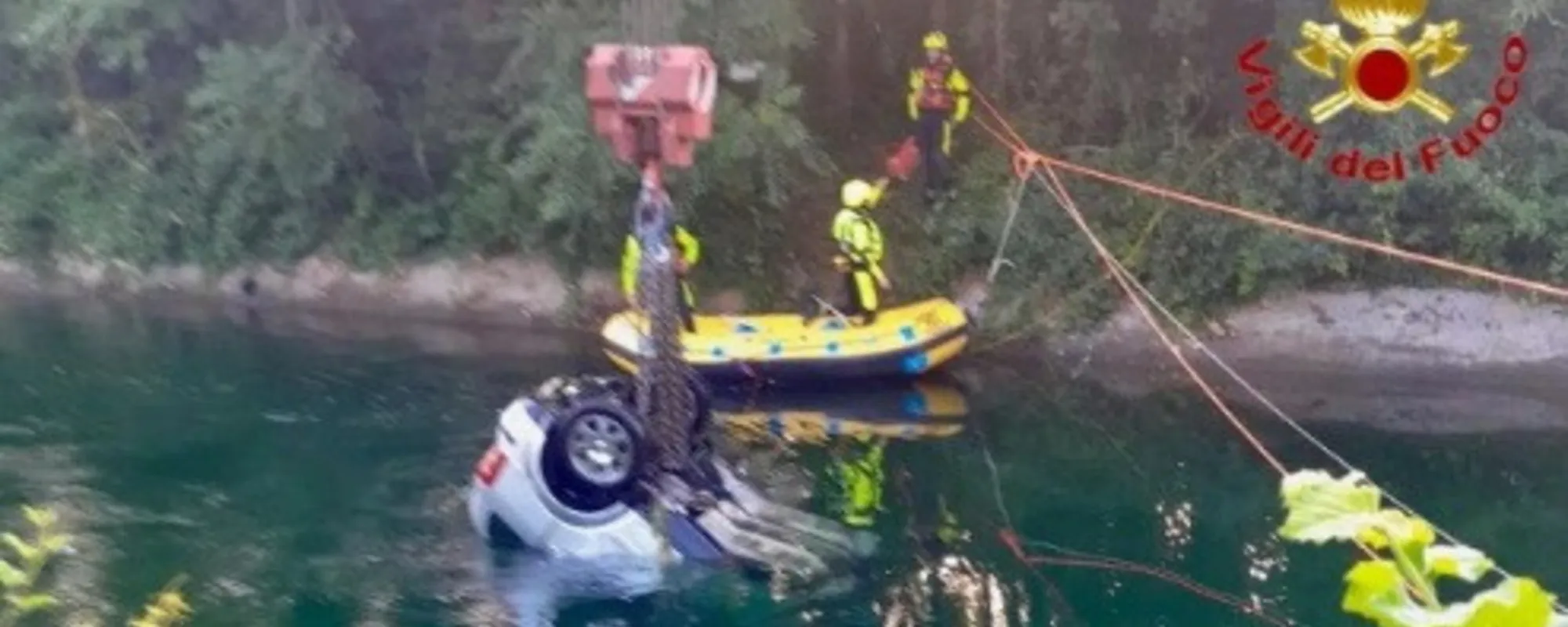 Senago, auto con nove ragazzini a bordo nel torrente: una strage, 3 morti. Ubriaco il guidatore