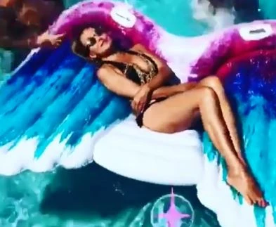 Grande Fratello, Filippo Nardi e le foto con Barbara D'Urso in bikini. Clamorosa voce: "Amicizia molto intima"