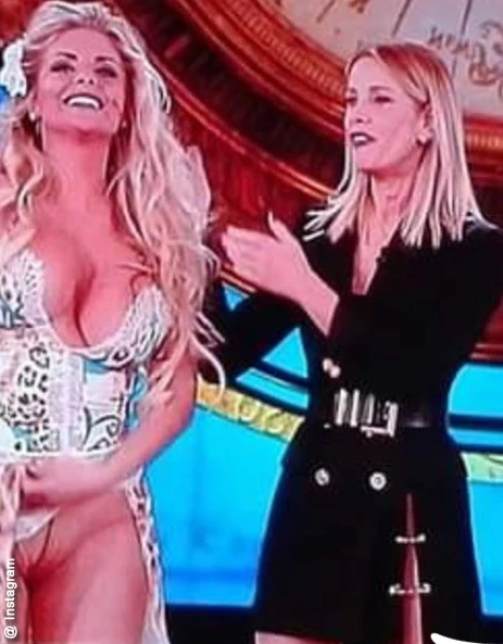 Isola dei Famosi, Francesca Cipriani oltre la censura: su la gonna e sotto non c'è nulla, choc su Canale 5