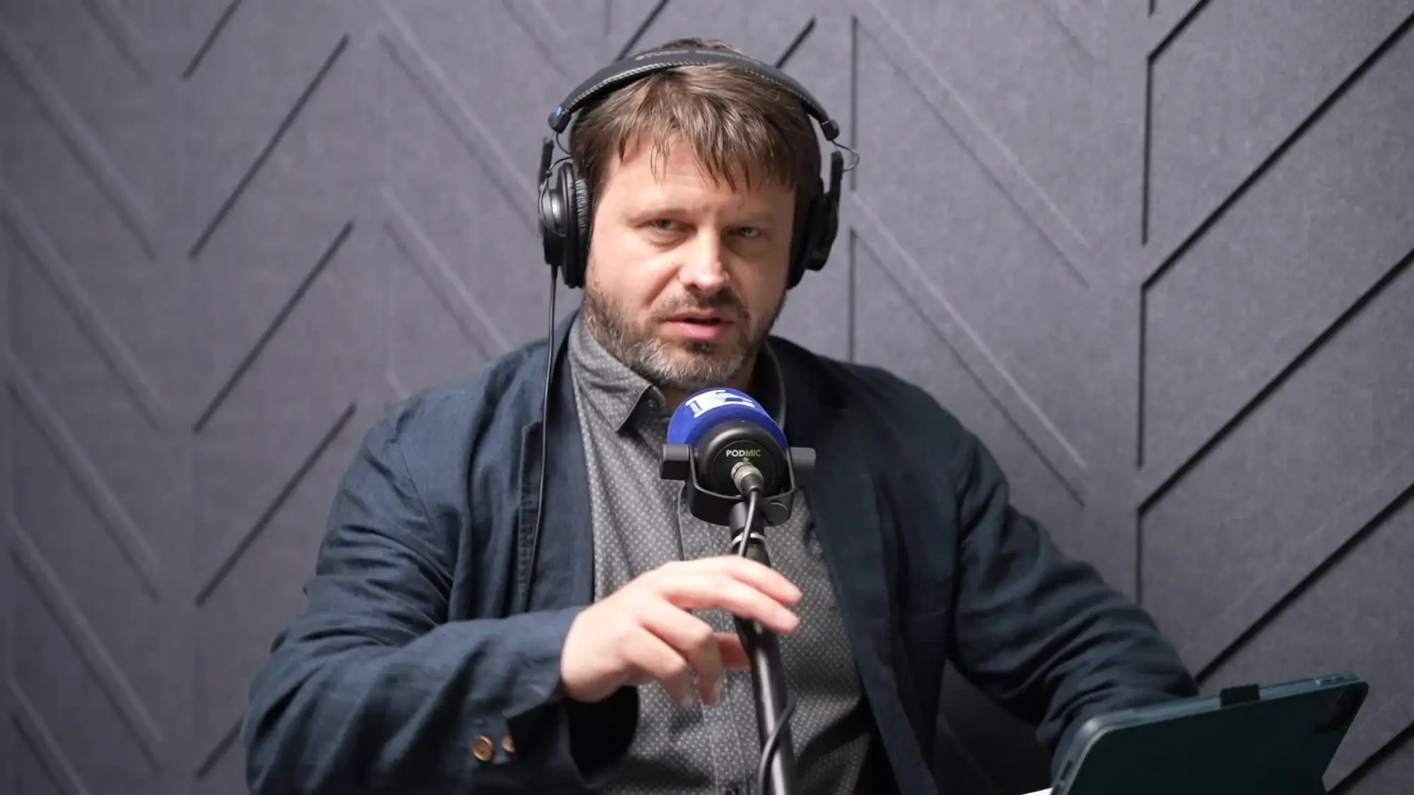 Mondo Libero - L’autodifesa no, la polizia no: la sinistra vuole i fiori contro i criminali