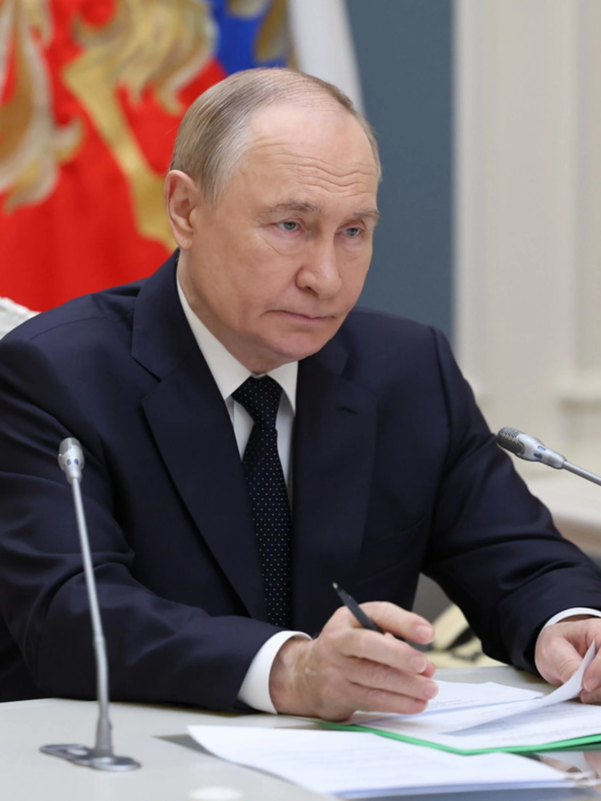 Vladimir Putin minimizza le sanzioni e minaccia l'Ucraina: "Una risposta sbalorditiva"