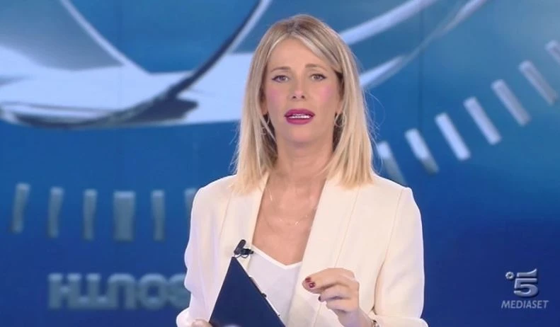 Isola dei famosi, Alessia Marcuzzi e l'umiliazione bruciante dall'ex: "Un supplizio. Se la guarderei in tv?"