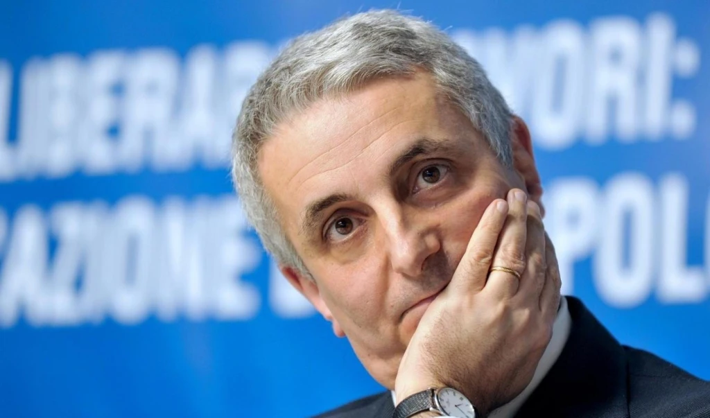 Quagliariello: "Le dimissioni non si annunciano, si danno"