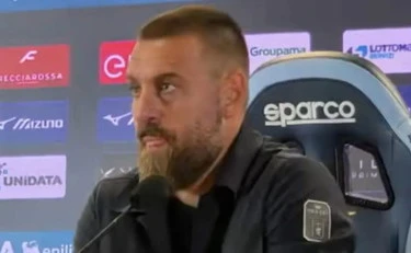 Daniele De Rossi sbotta contro il giornalista in conferenza stampa: "Sei un poveraccio"