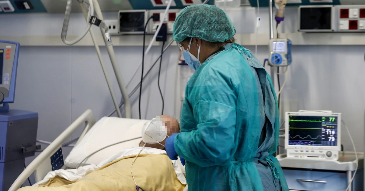 Coronavirus, bollettino 21 settembre: picco di ricoveri e terapie intensive, 1.350 positivi ma come ogni lunedì crollano i tamponi