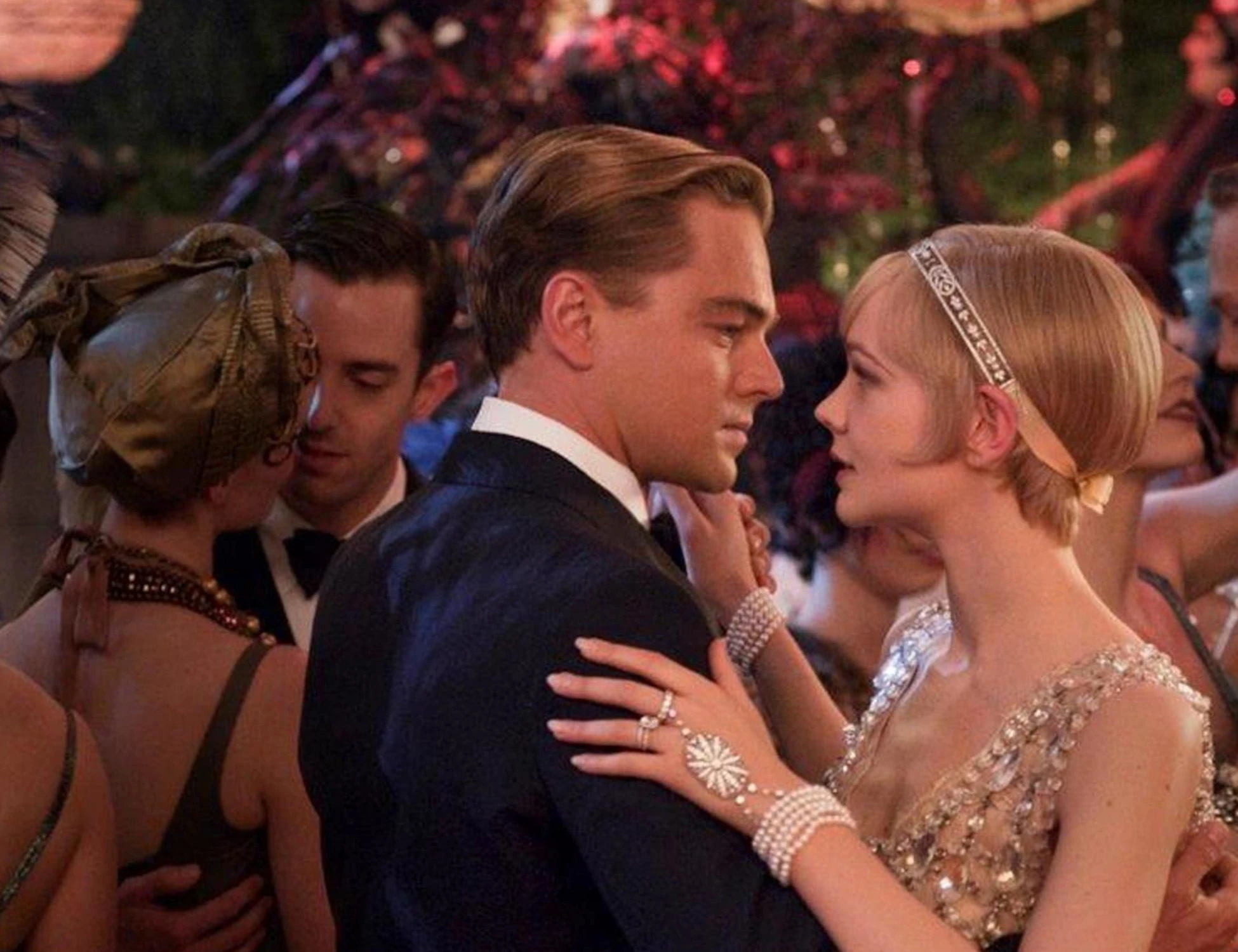 L'archeologia della moda vive in passerella e al cinema