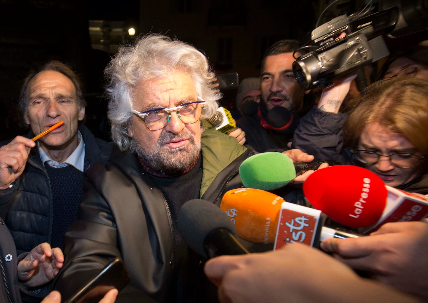 Beppe Grillo e il riavvicinamento al Pd, l'ex M5s: "Ha un figlio accusato di stupro, così..."
