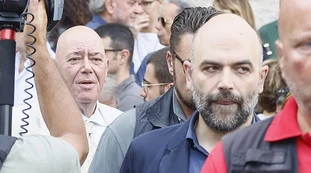 Roberto Saviano, l'ossessione della destra mafiosa: l'ultima sparata