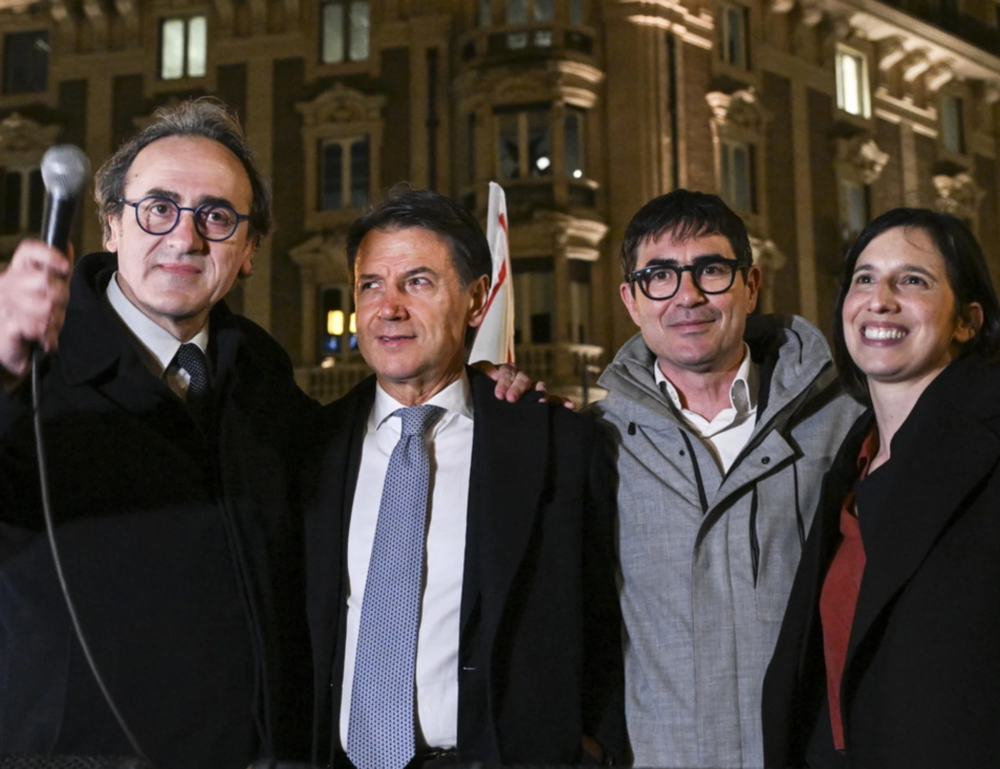 Sondaggio Supermedia, FdI vola e il Pd tracolla: le ultime cifre, disfatta-sinistra