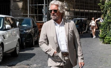 https://media.liberoquotidiano.it/7MxvC7NuYl8bZK6UqX6WUKsnY2m_3HYrTQ8szgLvhVw/width:800/quality:90/aW1hZ2VzLzIwMjUvMDkvMjQvMTIzMDU3MTQ4LTJiOGI2Y2U0LWEyNWEtNDdjNC1hM2FlLWMxYjY5MjZkZDk1OS5qcGc.webp