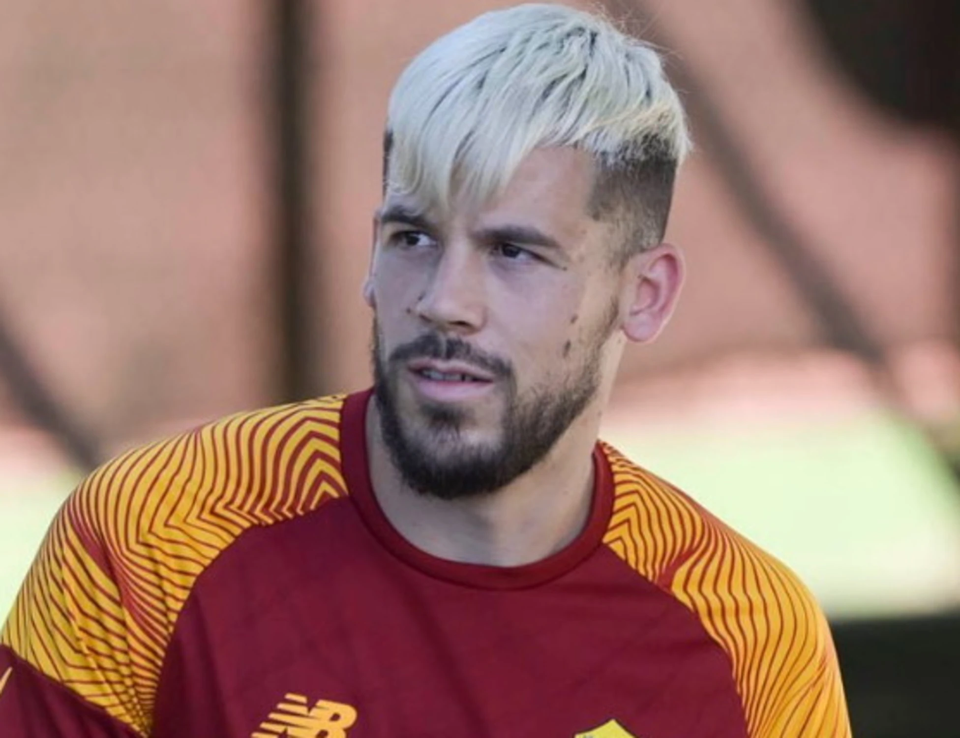 Carles Pérez azzannato ai genitali da un cane: l'ex Roma è grave