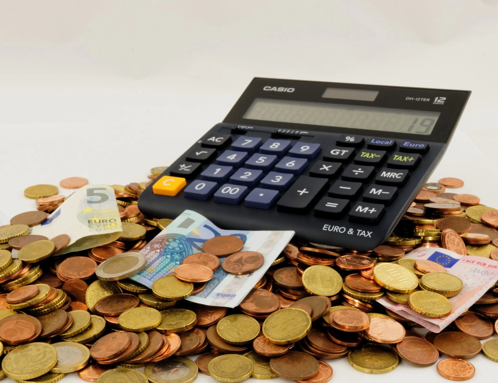 Patrimoniale e maxi-tassa sulle successioni: chi vuole rovinarci