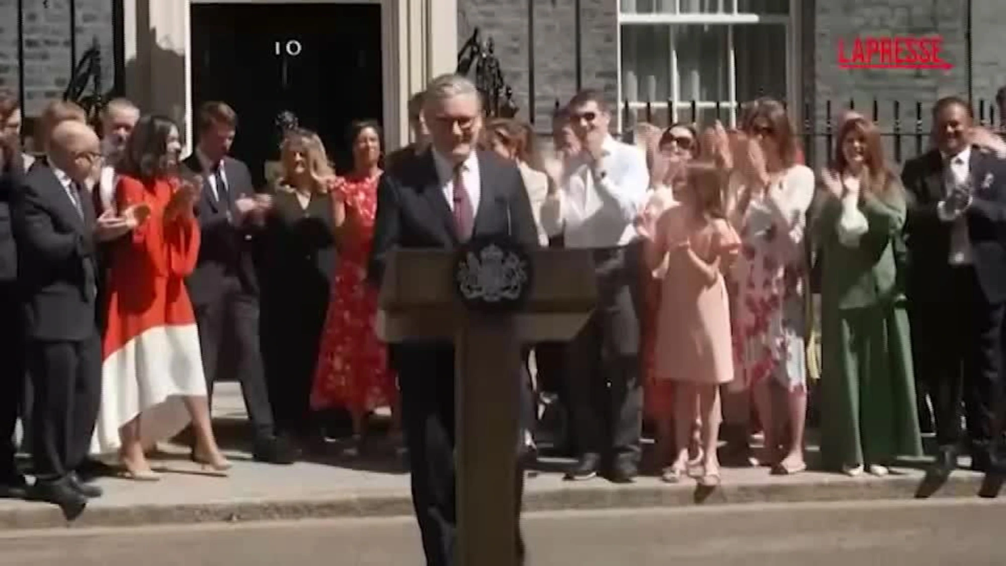 Gran Bretagna, Starmer lascia Downing Street: "Il mio lavoro è finito"
