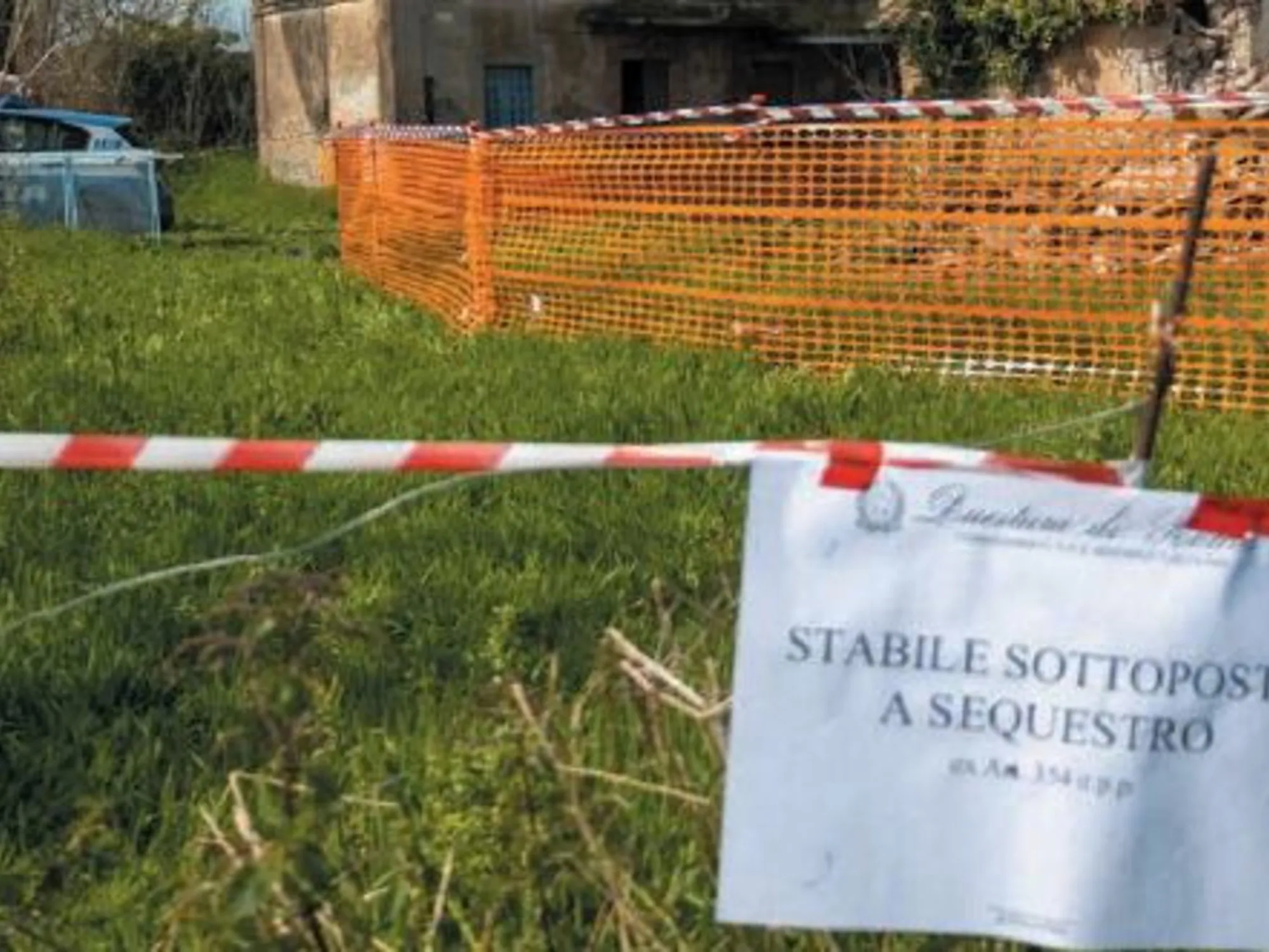 Leggi l'articolo: Botte e minacce alla troupe Rai: la furia cieca degli antagonisti