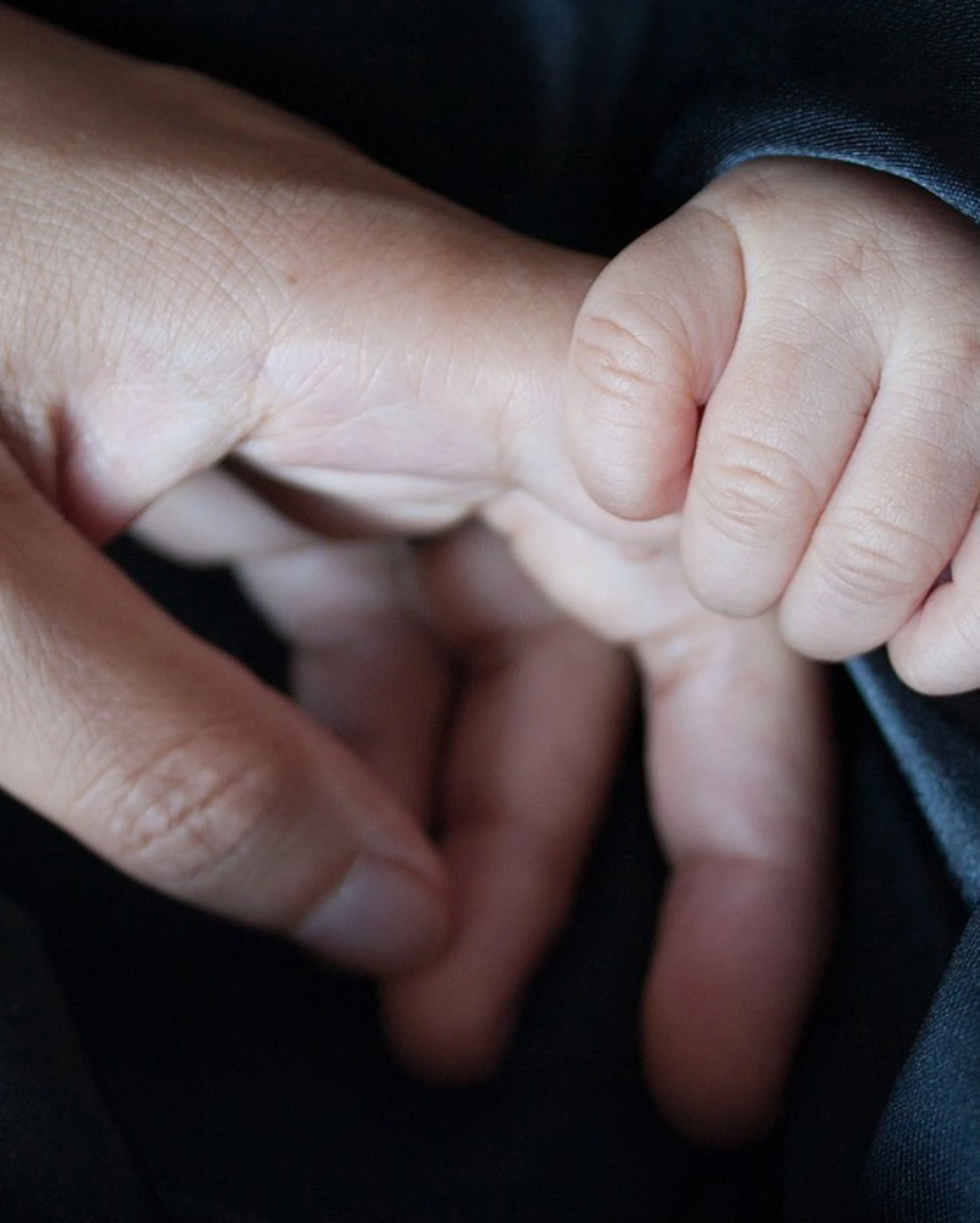 Consulta, sì al riconoscimento di entrambe le mamme per i figli delle coppie arcobaleno