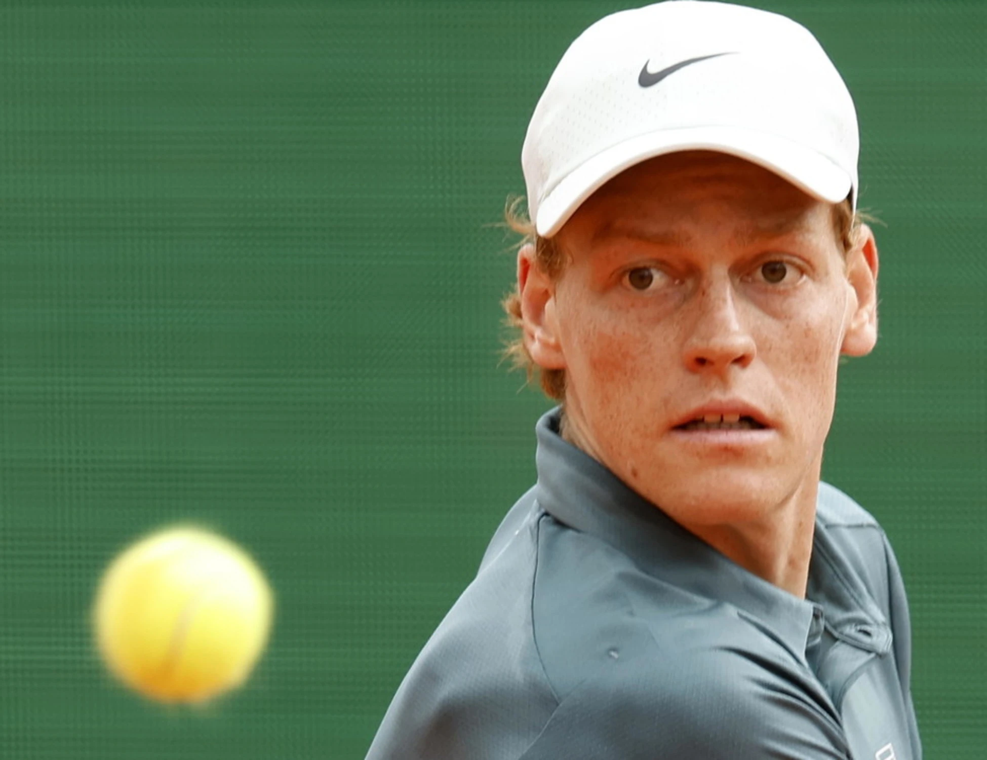 Sinner supera l'ostacolo Machac in 3 set: ma un infortunio fa tremare gi italiani