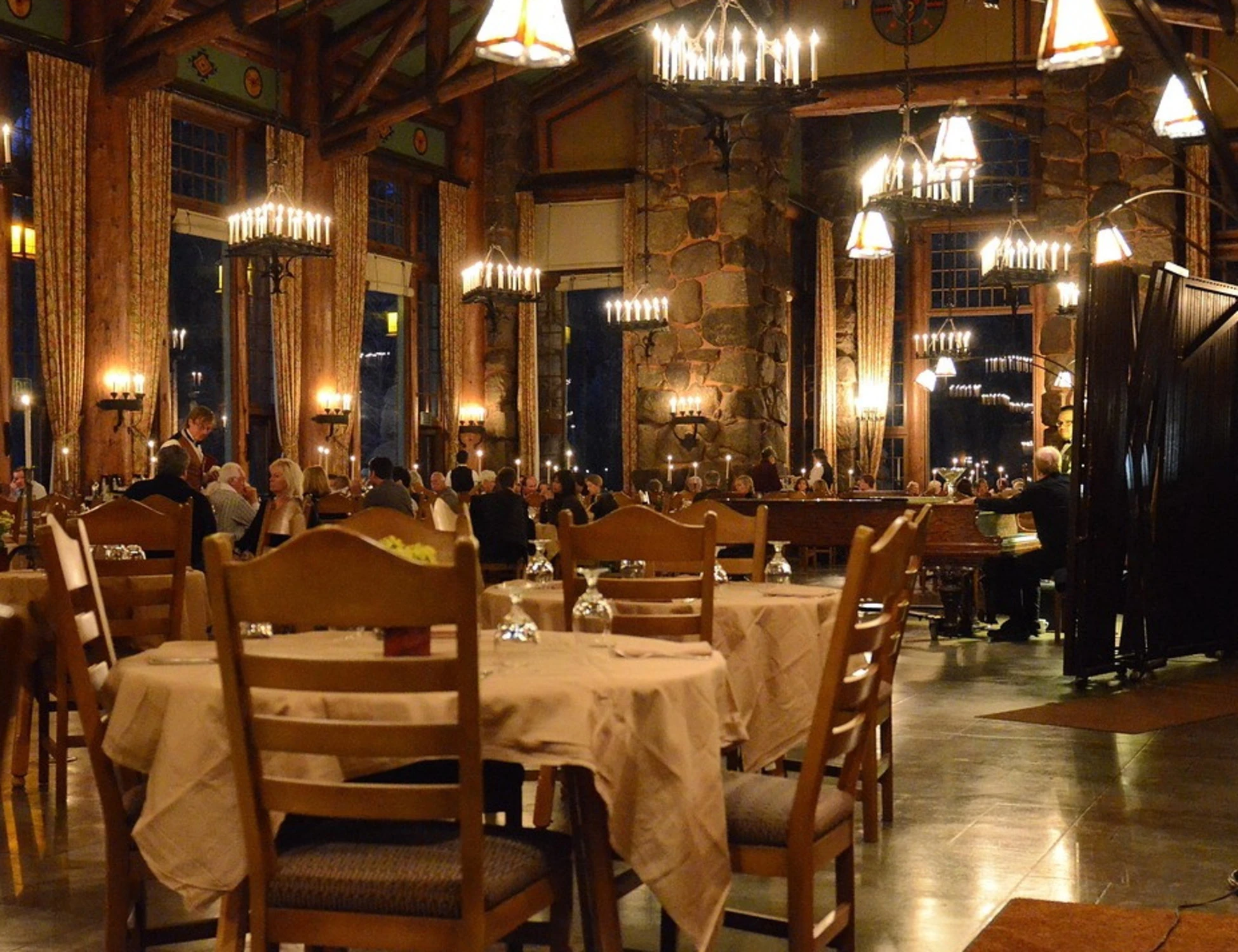 Bogliasco, orgia dopo la cena al ristorante: finisce in disgrazia, trema la Genova bene