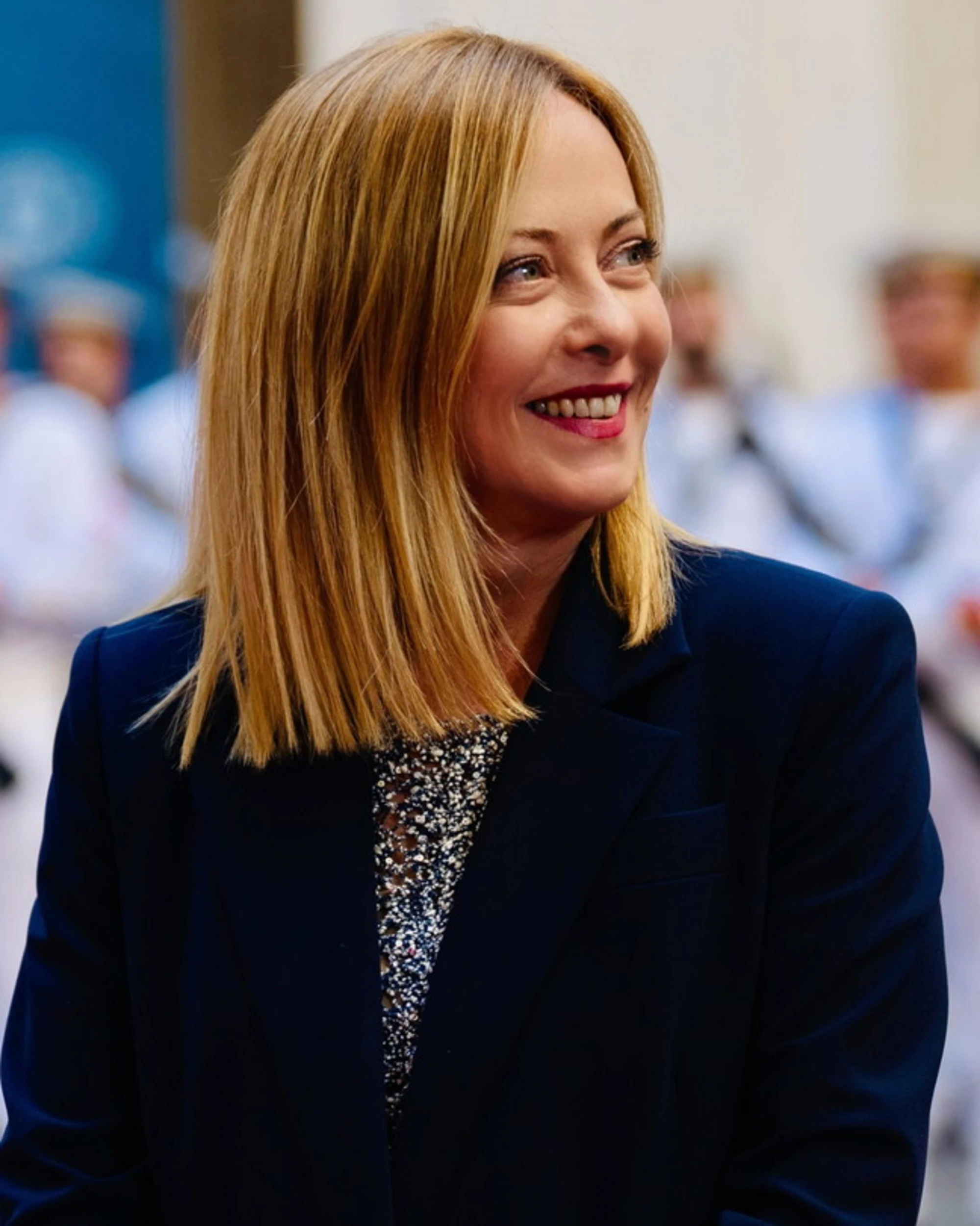 Merz chiede consiglio a Meloni su Trump: "I primi 30 secondi..."