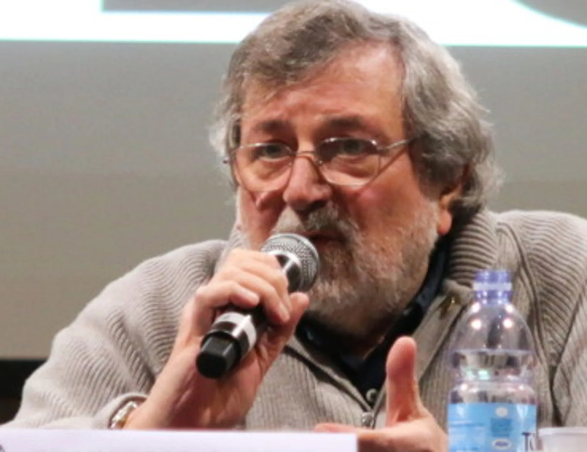 Leggi l'articolo: "Seppellitemi in una vigna": le ultima volontà di Guccini