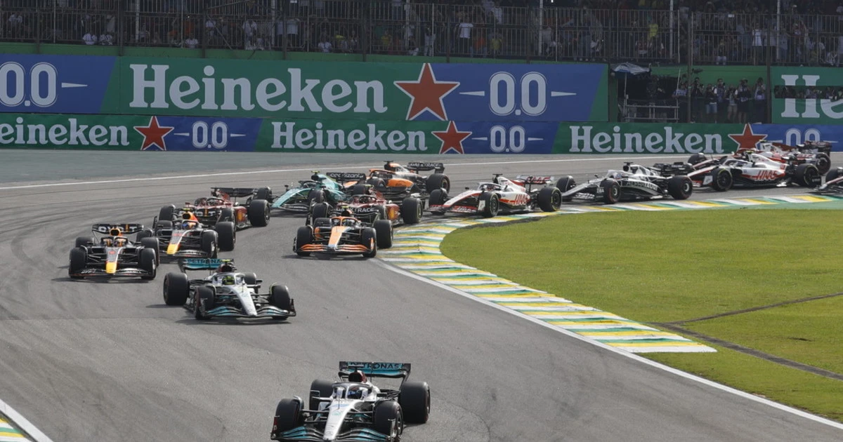 F1, George Russell vince il Gp del Brasile: è la sua prima vittoria in carriera