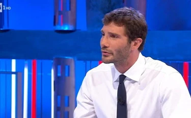 Stefano De Martino, dove l'hanno beccato e con chi