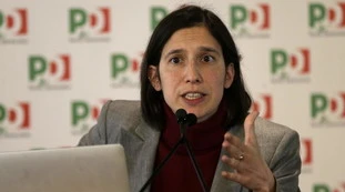 Elly Schlein, la segreteria Pd: "Si candidi alle Europee". Cosa c'è dietro