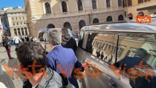 Il Ministro Tajani arriva alla Camera per l'informativa sul Board of Peace