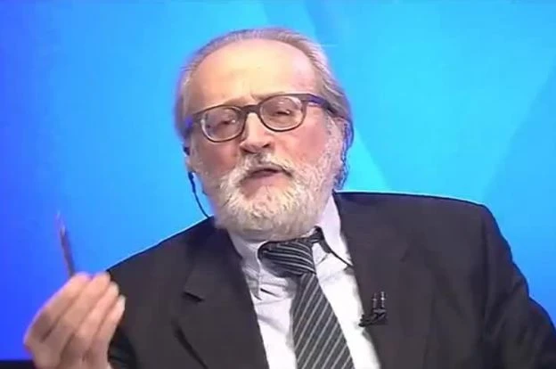 Paolo Becchi, retroscena Di Maio: "Perché ha mollato prima dell'Emilia. L'ultima ignobile impresa di Grillo"