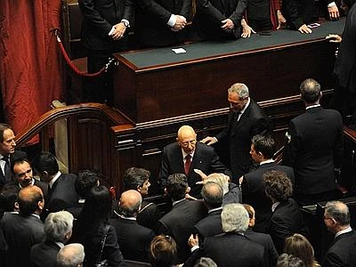 Berlusconi: ''Meno male che Giorgio c'è''. Bersani: ''Da Napolitano discorso efficace''