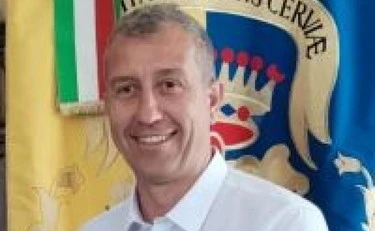 Mattia Missiroli, il sindaco Pd di Cervia si dimette dopo le accuse di molestie alla moglie