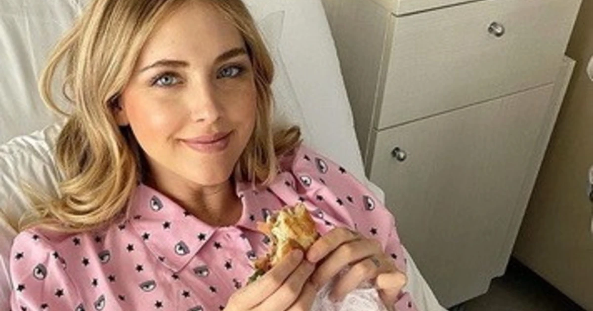 Chiara Ferragni fa il vaccino e applaude Regione Lombardia: "Bravi, hanno recuperato"