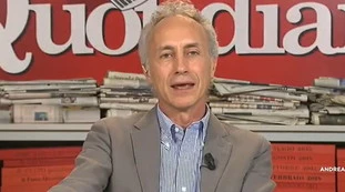 Marco Travaglio difende il M5s Ricciardi: "Immonda gazzarra contro di lui, in Parlamento vietato dire la verità"