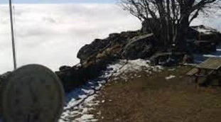 Alpi Apuane, notate nulla di strano? Coppia fa sesso sulla vetta, ma c'è la webcam: immagini molto forti