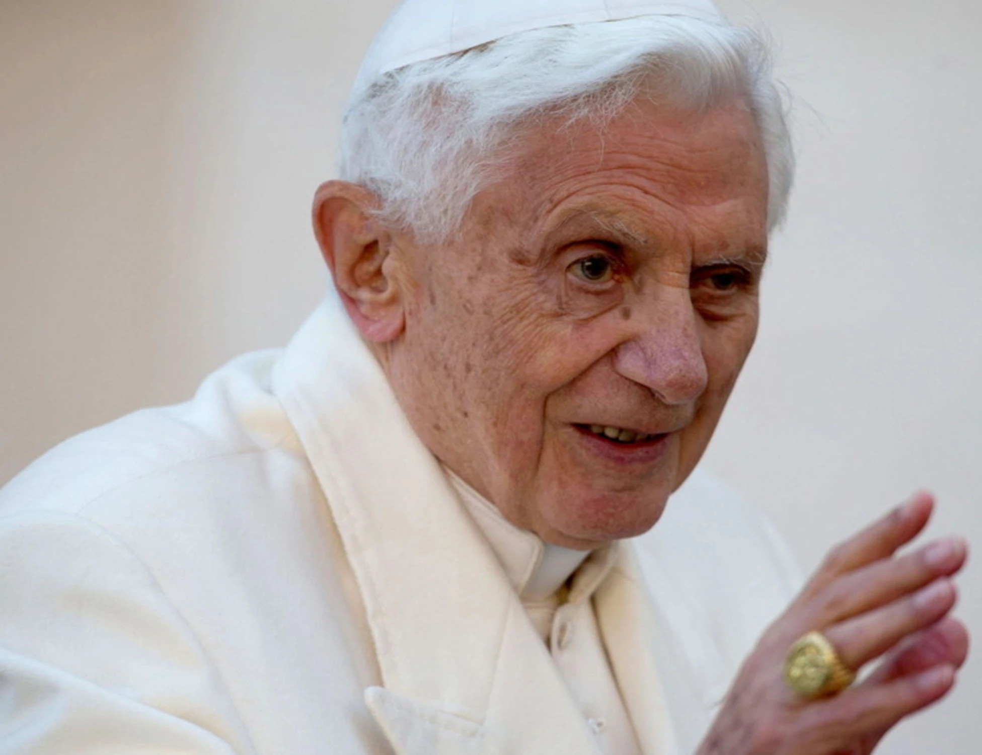 Il miracolo di Ratzinger: come può diventare santo
