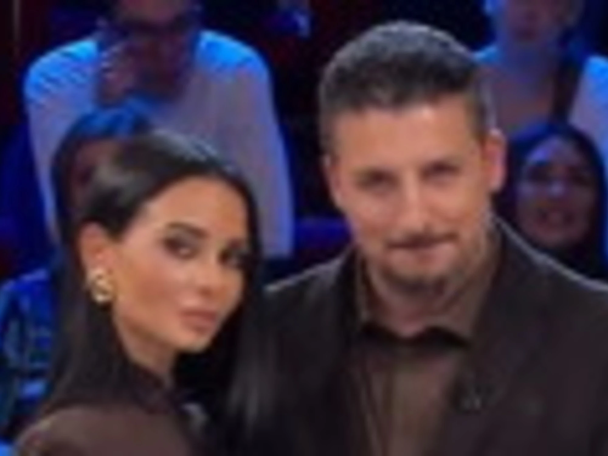 Affari Tuoi, la posa proibita di Elisa: ormone impazzito su rai 1