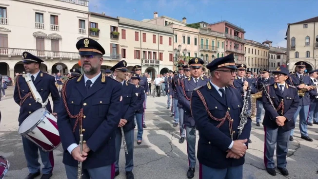 https://media.liberoquotidiano.it/7WHq6noS0fv8T0a-5ycR5Ix9knOKkud1AP-CHK1K0Pw/width:800/quality:90/aW1hZ2VzLzIwMjUvMDkvMTQvMTMxNTI5MTc4LWFjNDVjMDU4LWQyNzAtNDIzYi05NjRkLWRlOGFhM2ZkZTE1NC5qcGc.webp
