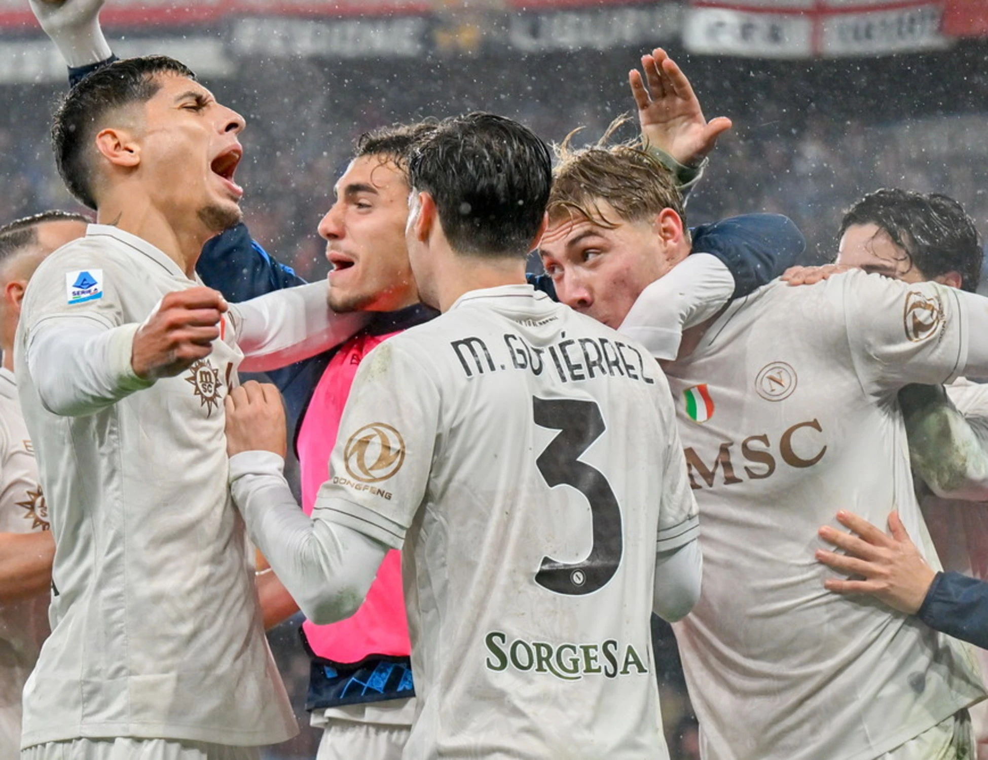 Serie A, Hojlund trascina il Napoli che si impone per 3-2 sul Genoa