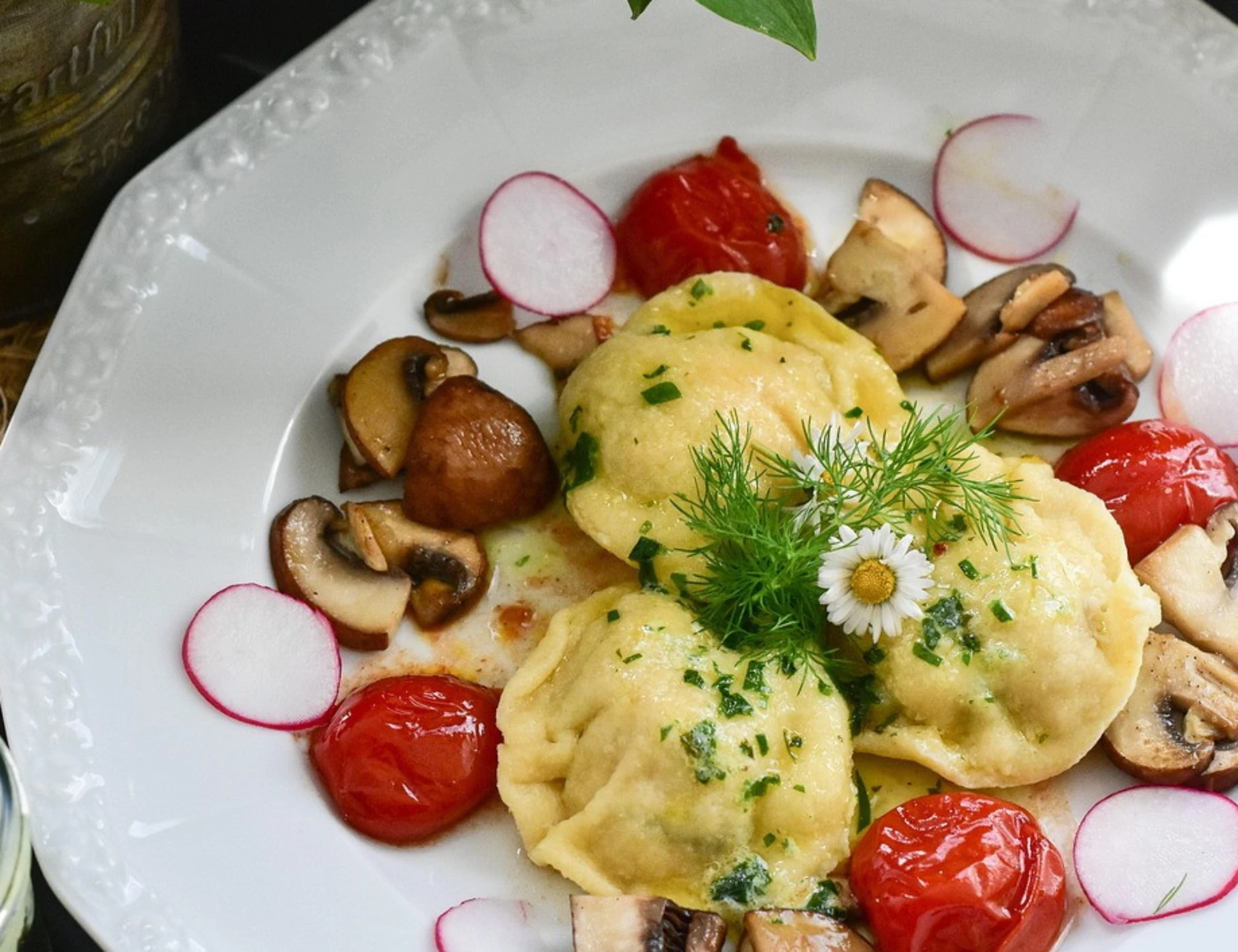 Cansano, mangiano ravioli con funghi porcini e finiscono in ospedale