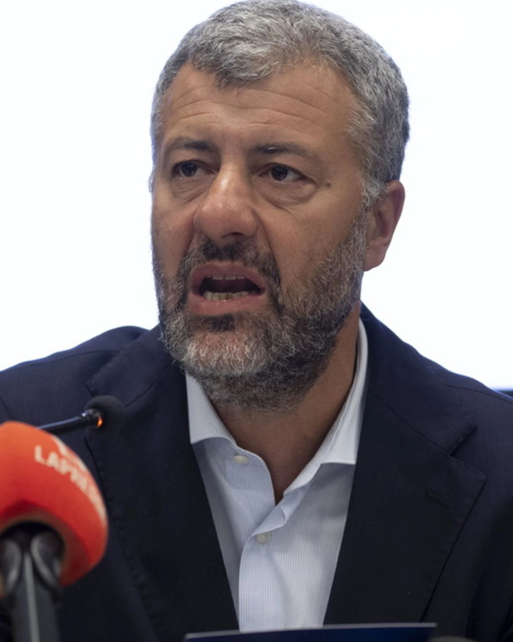 Flotilla, il dem scotto deraglia: "Israele mi ha rubato le sigarette"