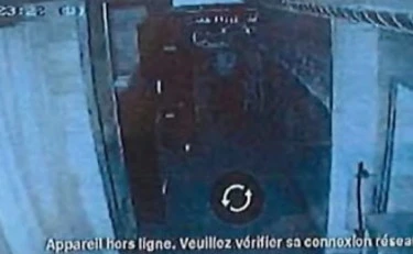 Crans-Montana, la foto della porta di sicurezza nella notte della strage: tutto torna...